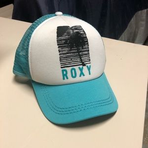 Roxy trucker style SnapBack hat